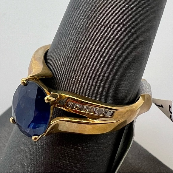 14k Yellow Gold Diamond & Sapphire Ring - Picture 2 of 9